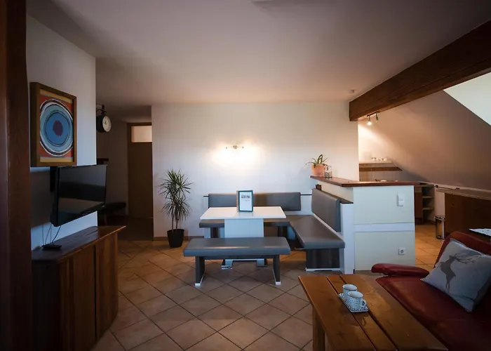 Hotel Wirt Weissau *