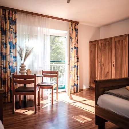 Wirt Weissau ホテル